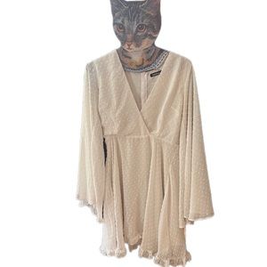 boohoo bell sleeve lace dress